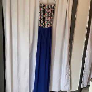 Beautiful maxi dress!